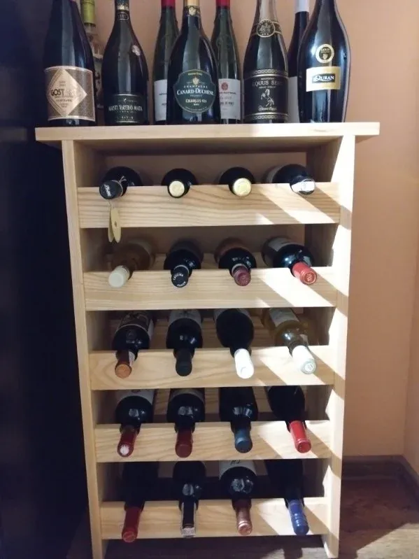 Stojak na wino